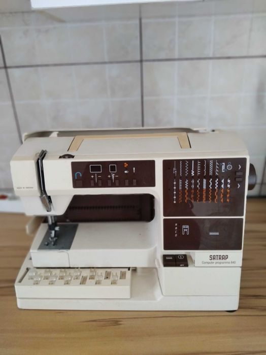 Mașină de cusut  Electronica