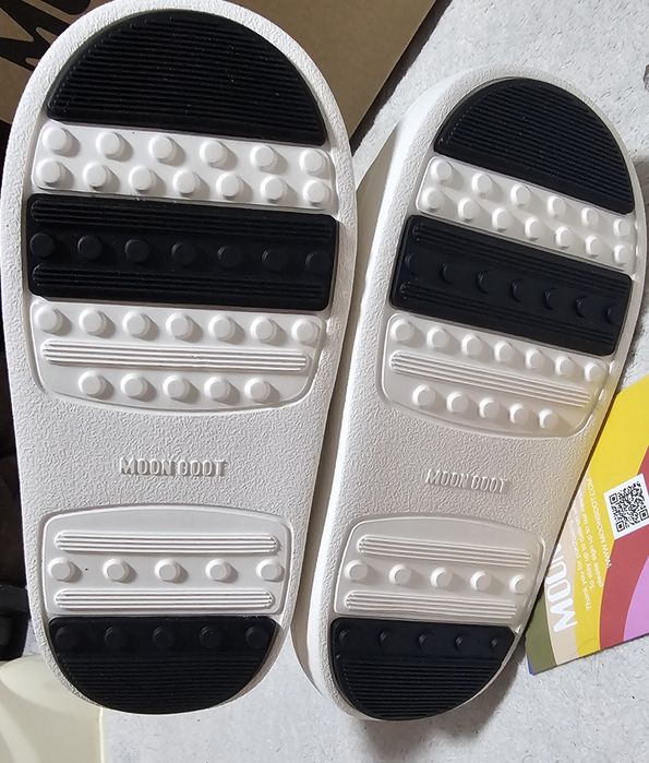 Нови Moon Boot 32