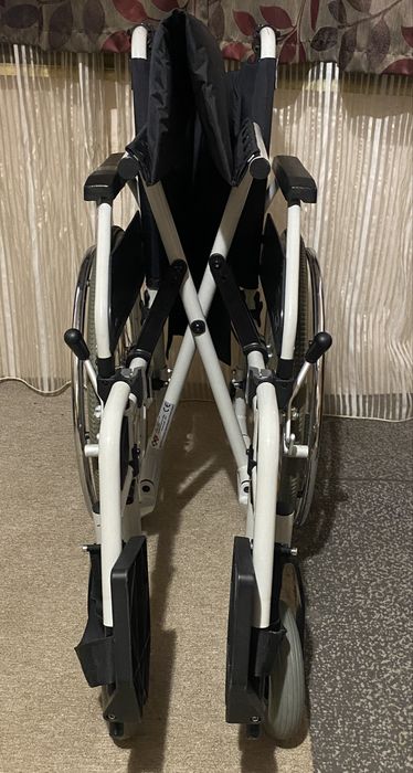 Caruț cu rotile Scaun medical carucior handicap