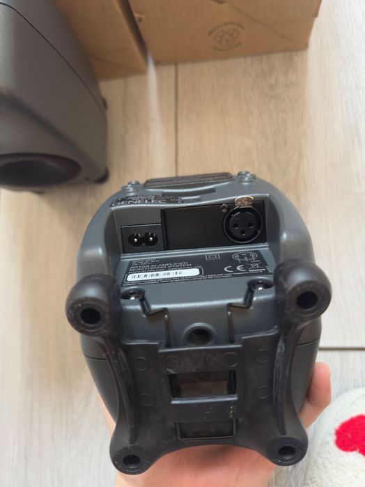 Студийные мониторы Genelec 8010, в идеальном состоянии