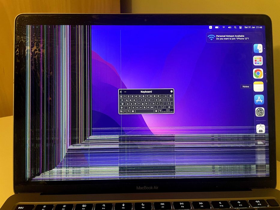 MacBook Air M1 (2020) – 8GB RAM / 256GB SSD / Дефектен дисплей