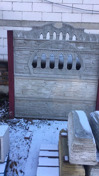 Garduri din Beton placi si stalpi