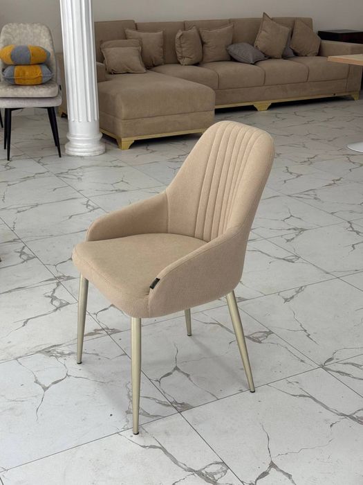 Стильные и удобные стулья с металлическим каркасом