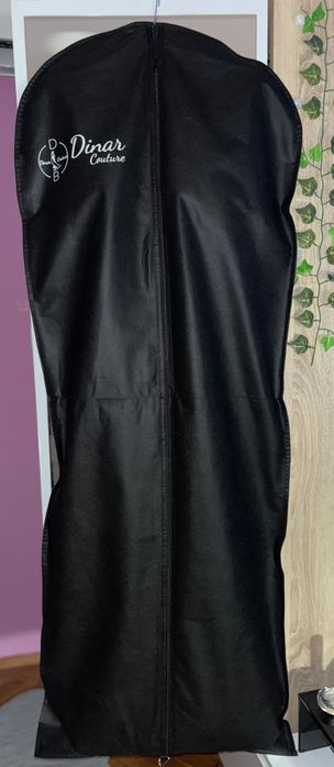 Чисто нова бална рокля