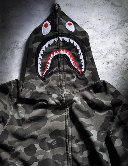 Vand hanorac bape camo original nou!