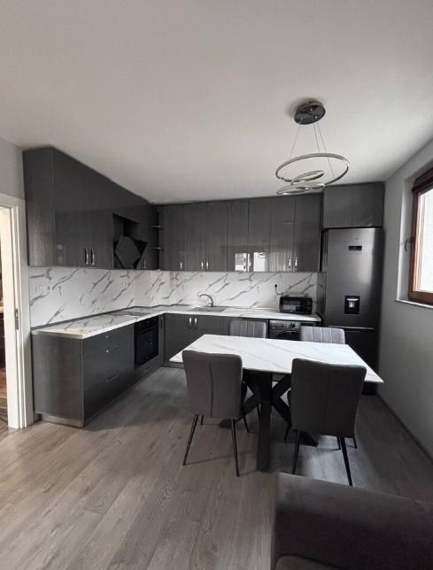 Дава се под наем Двустаен апартамент в Пловдив, Южен - 56 кв.м за 450 € - Снимка #1