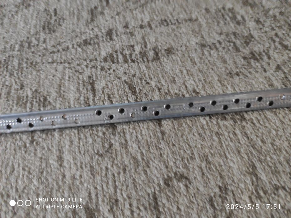 Продам уголок алюминиевый