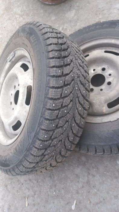 Продам шины с дисками.