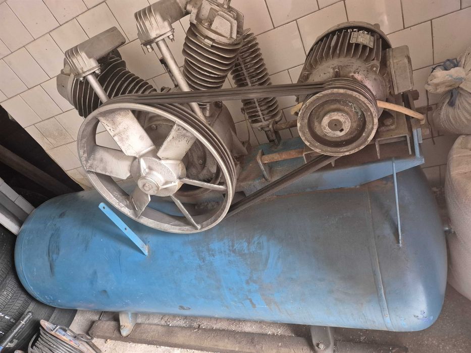 Compresor aer trifazic Profesional