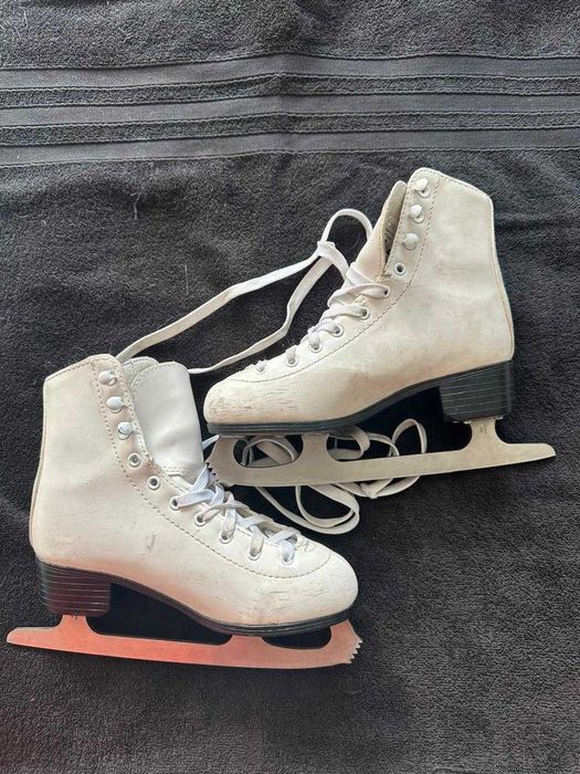 Продам коньки для