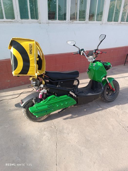 Скутер сотилади Мощный