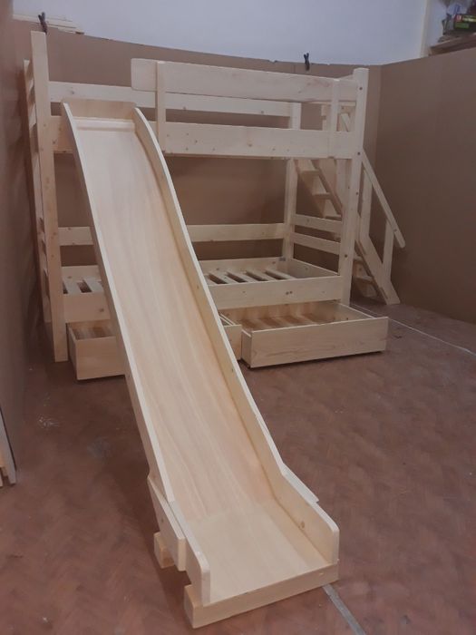 TRANSPORT GRATUIT.Pat etajat-supraetajat din lemn masiv.Cod 2002