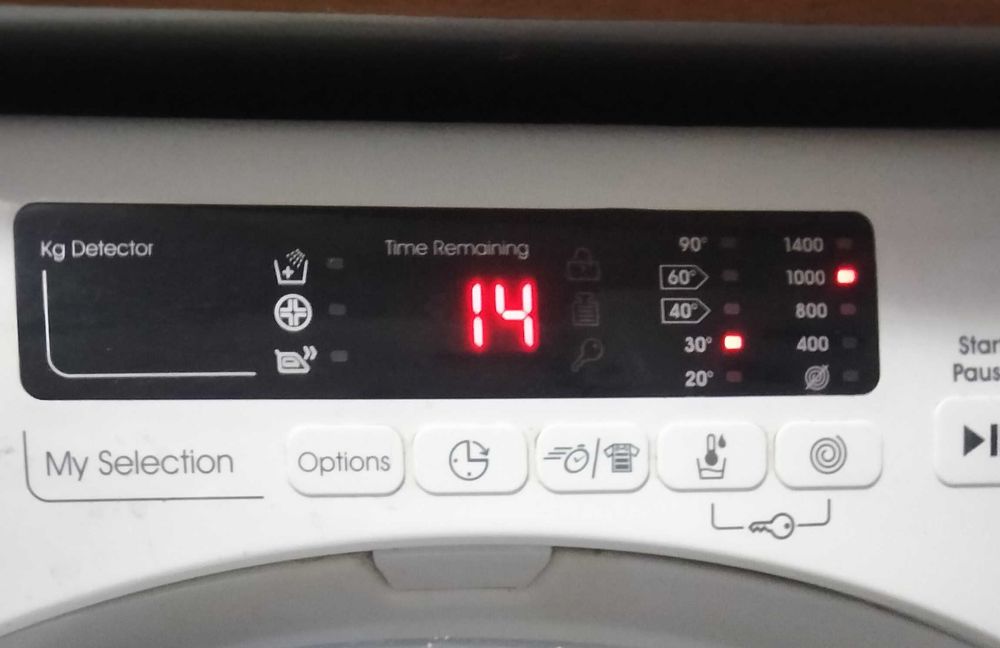 Mașină de spălat Candy 10 kg 1400 viteza