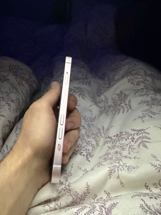 Iphone 13 розовый