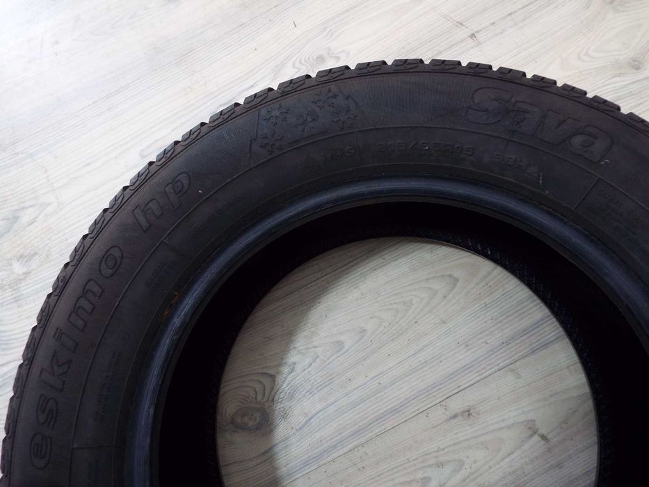 vand 2 anvelope iarna 215/65/16 sava eskimo hp pret 250lei amandoua
