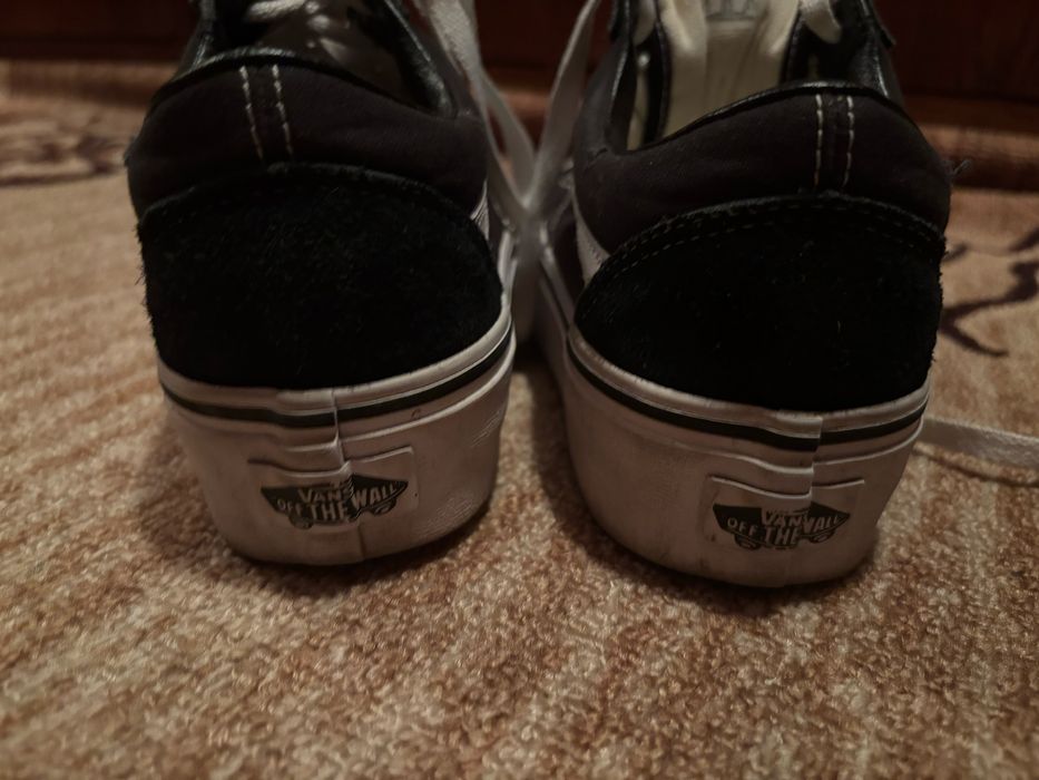 обувки на  Vans.