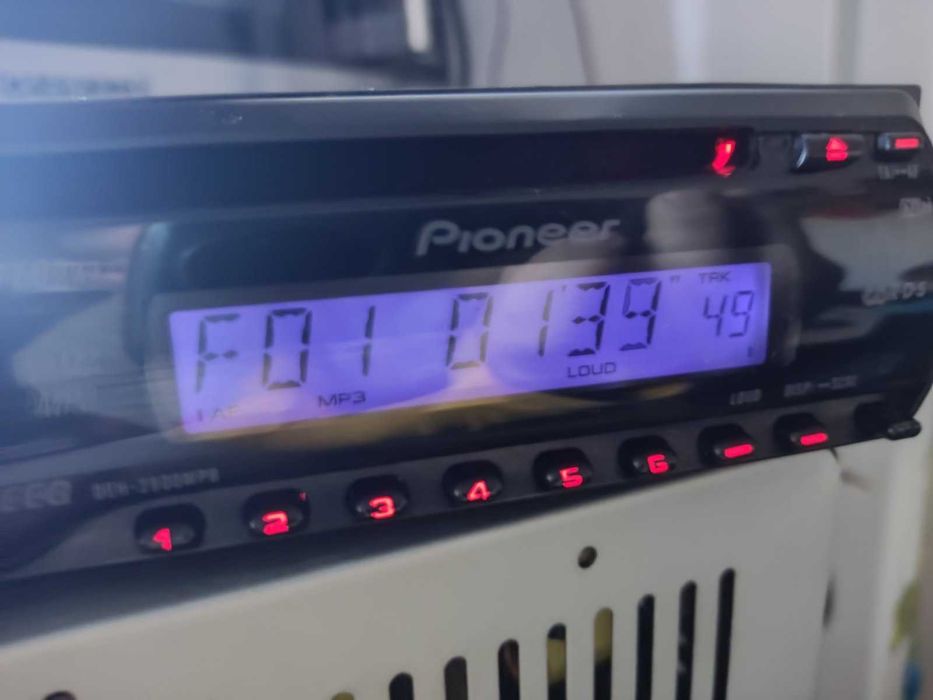 Перфектен CD Pioneer 4x50 mp3 DEH-2900MPB