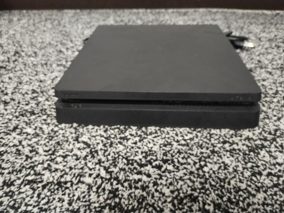 Plsystation 4 slim 1TB