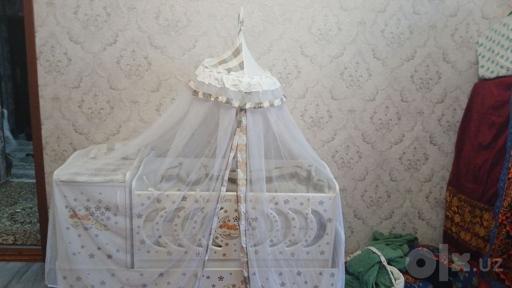 Детская кровать и колыбели