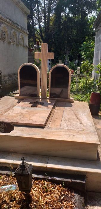 Cavou 6 locuri Cimitirul Bellu Bucuresti - nou, marmura Ruschita