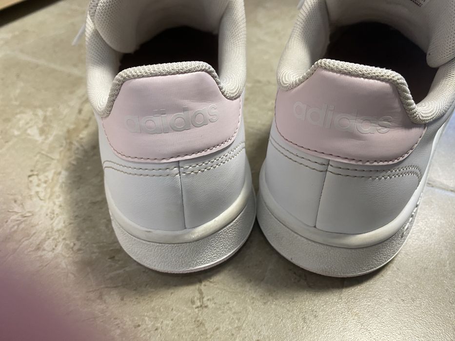 Кроссовки адидас