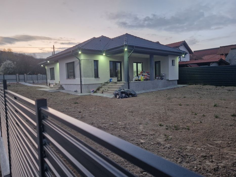 Case la cheie !!!
- Case de vânzare în Curtea de Argeș,