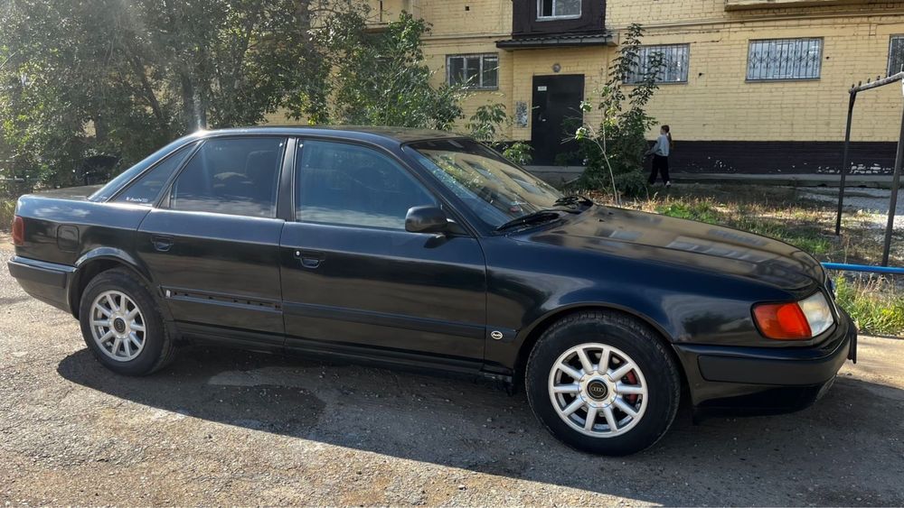 Ауди 100 с4