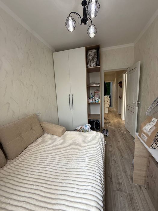 Продаетс 3х комнатная квартира кирпич Буюк Ипак Йули метро