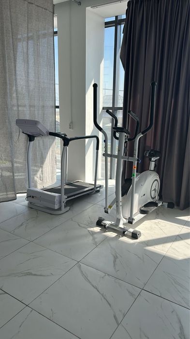 Срочно продам тренажеры два за 150k, однаспалки 8 шт, холодильник.