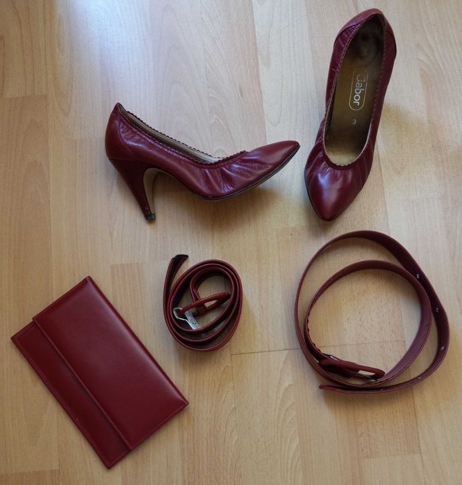Луксозни дамски обувки, комплект с портмоне и две коланчета