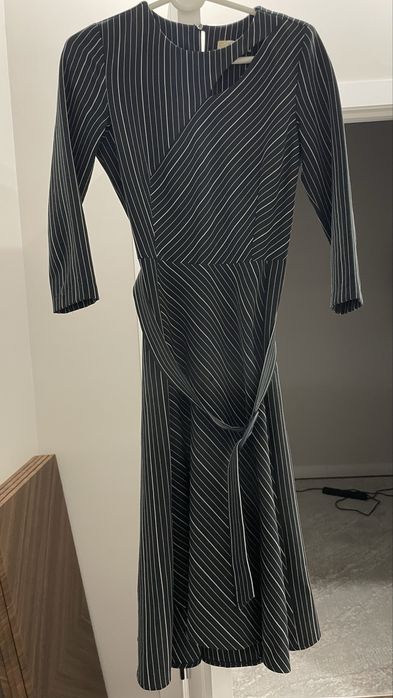 Платье с ремешком