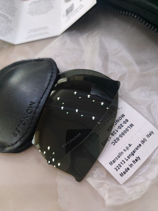 Слънчеви очила Moncler -200лв