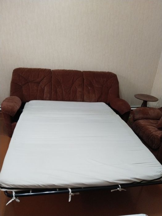 Диван раскладной и кресла б/у