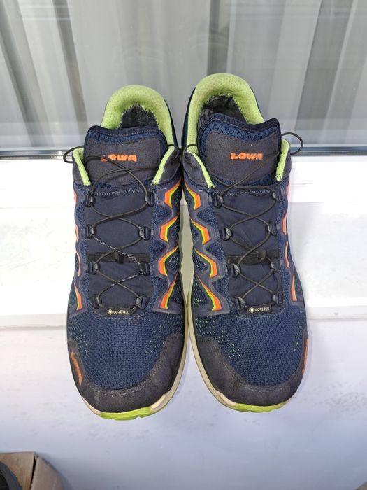 Vând pantofi sport Lowa nr 46,5 cu Gore-tex