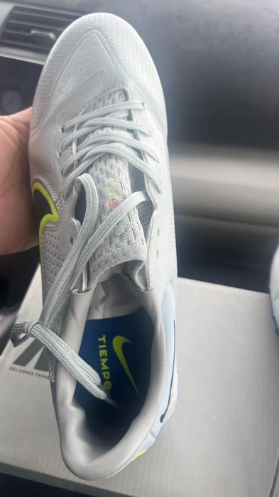 кроссовки для футбола