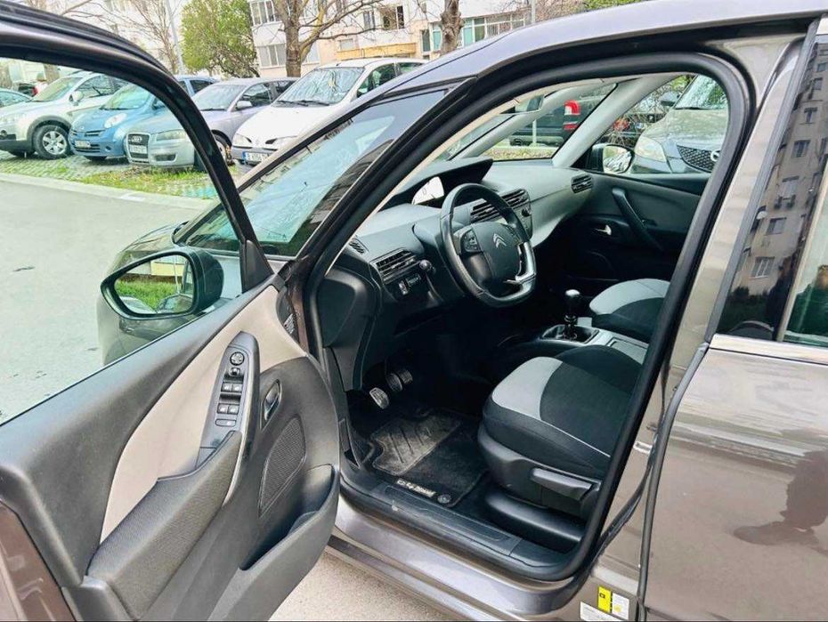 Продавам Ситроен 4 Пикасо