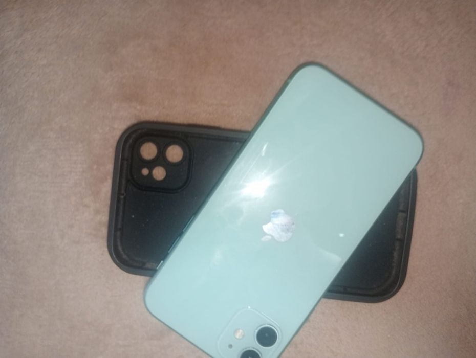 Iphone 11 , память 64 гб.