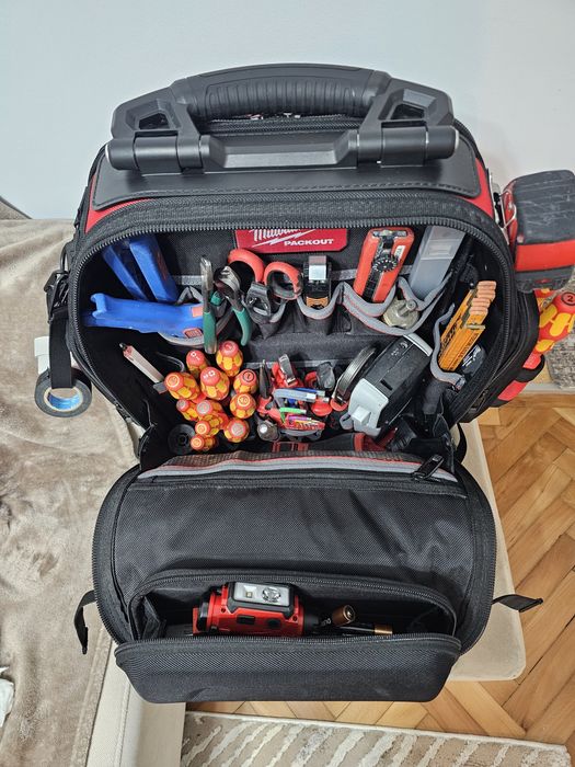 Rucsac milwaukee packout nou.Sculele nu sunt incluse