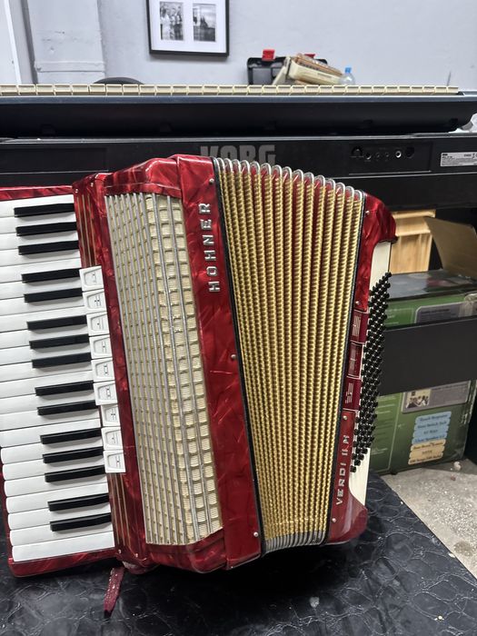Acordeon Hohner Verdi 2M cu 96 de basi