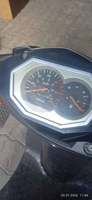 Продам скутер "Racer"