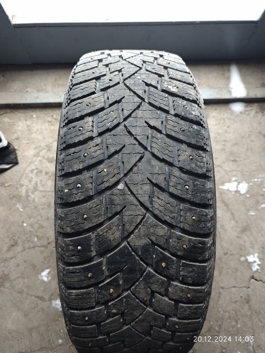 215/60 R17  с шипами