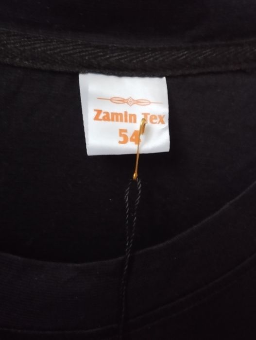 футболки 2 штуки.1 с воротником.2 без воротника.абсалютно новый.