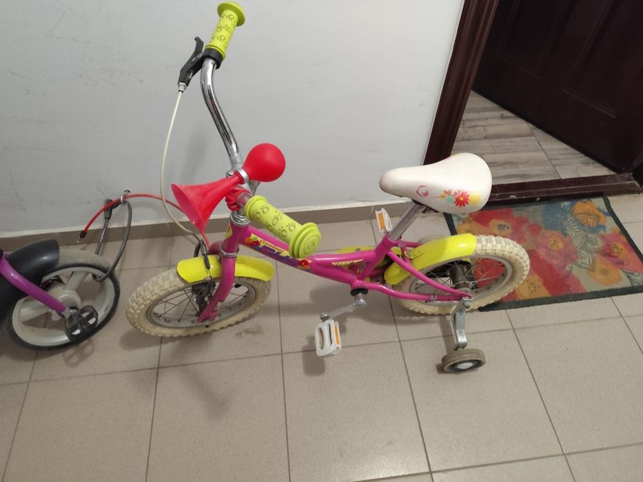 Bicicleta cu roti ajutătoare
