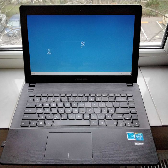 Laptop ASUS X451CA-VX057D 14"inch,diag 35 cm,2 kg,maus,adaptor,ieftin