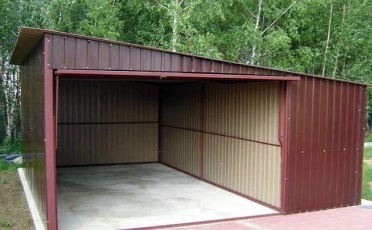 Garaj metalic din panouri sandwich  4.3 x 6.3m