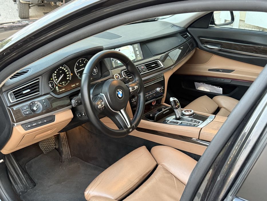 BMW Seria 7 730d F01 2011 Trapa/Soft close/Clima 4 zone!!Proprietar!!
