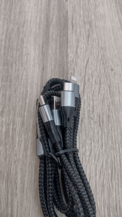 Vând încărcător cu 3 mufe