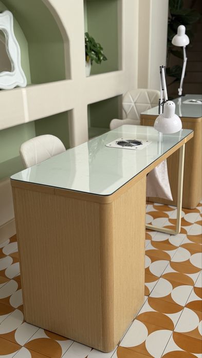 Стол маникюрный  150 000 тг