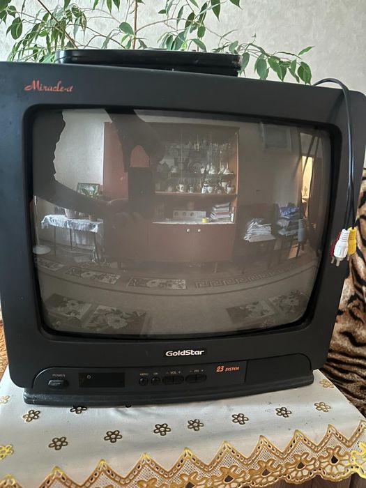 Продается телевизор