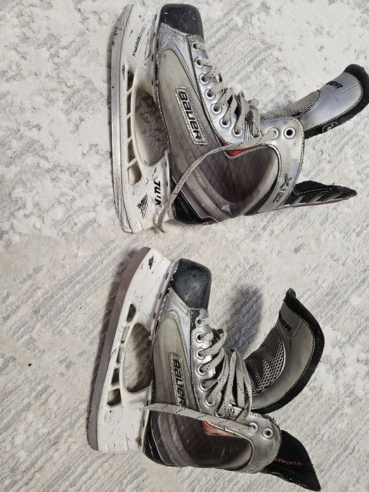 Продам коньки Bauer
